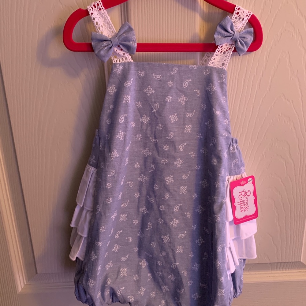 RicRac and Ruffles Paislee bubble & matching clips